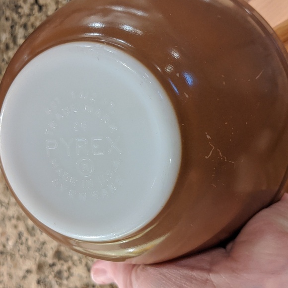 VTG Pyrex Chocolate Brown 401 1.5 Pt. Small Primary Mixing Nesting Bowl Ovenware - Picture 3 of 5